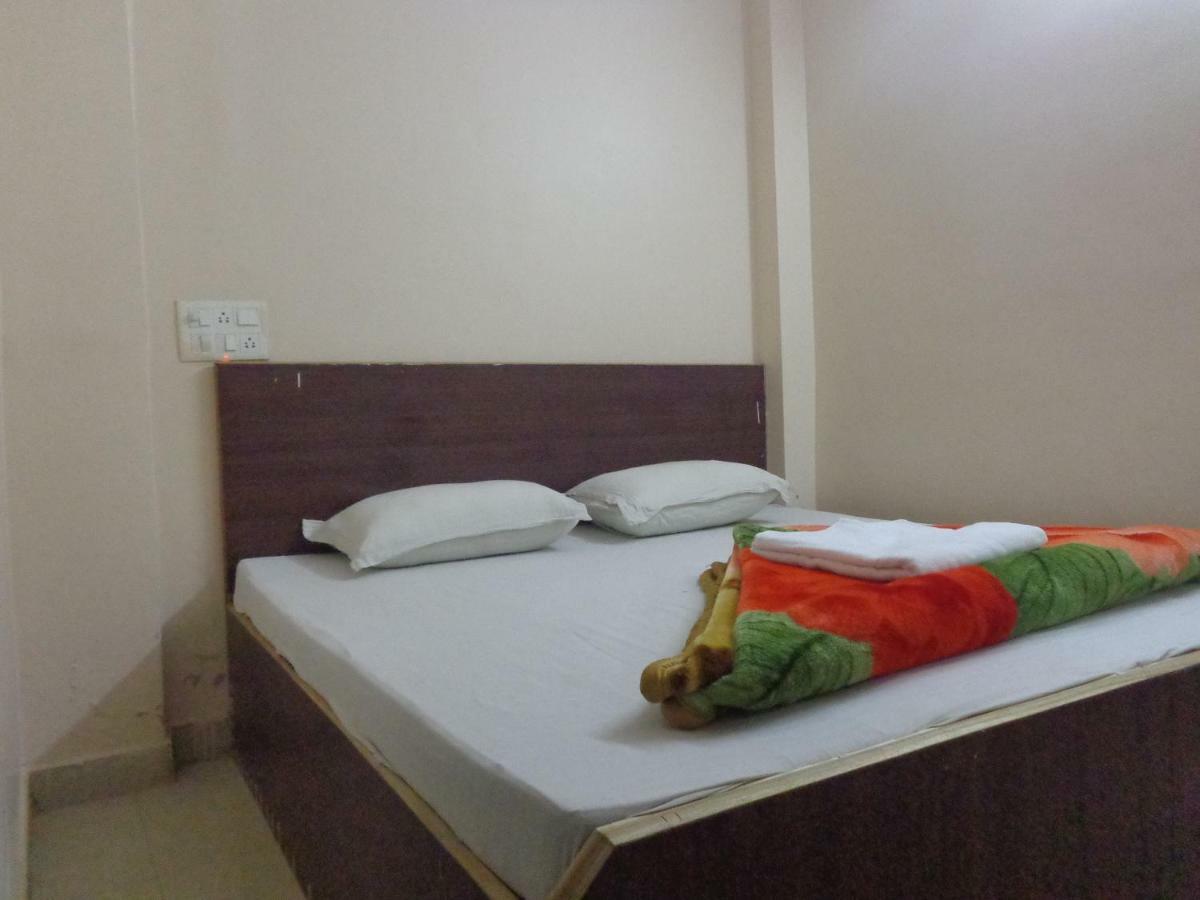 Delhi Inn,Walk In Nizamuddin Railway Station Nueva Delhi Exterior foto