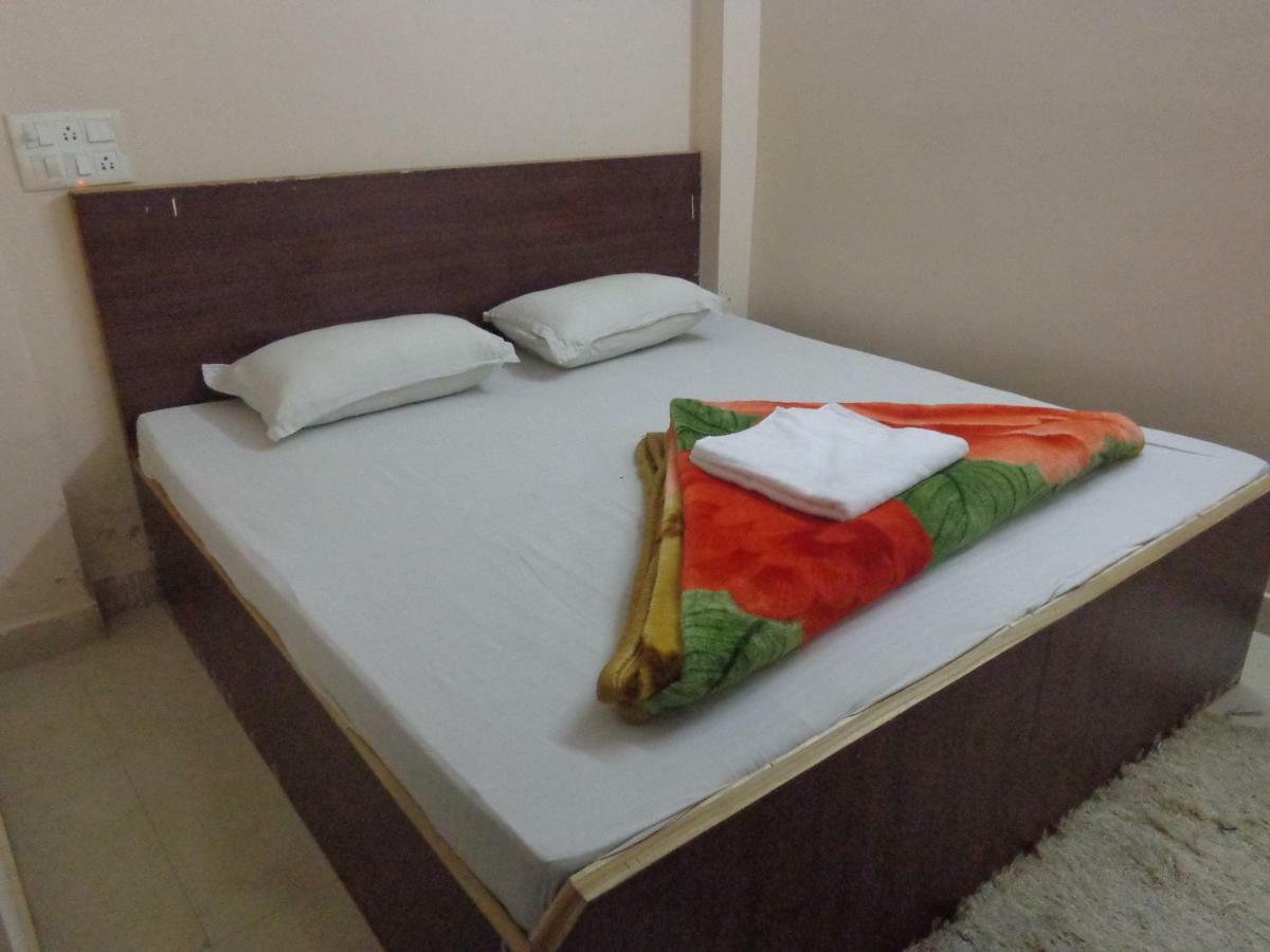 Delhi Inn,Walk In Nizamuddin Railway Station Nueva Delhi Exterior foto